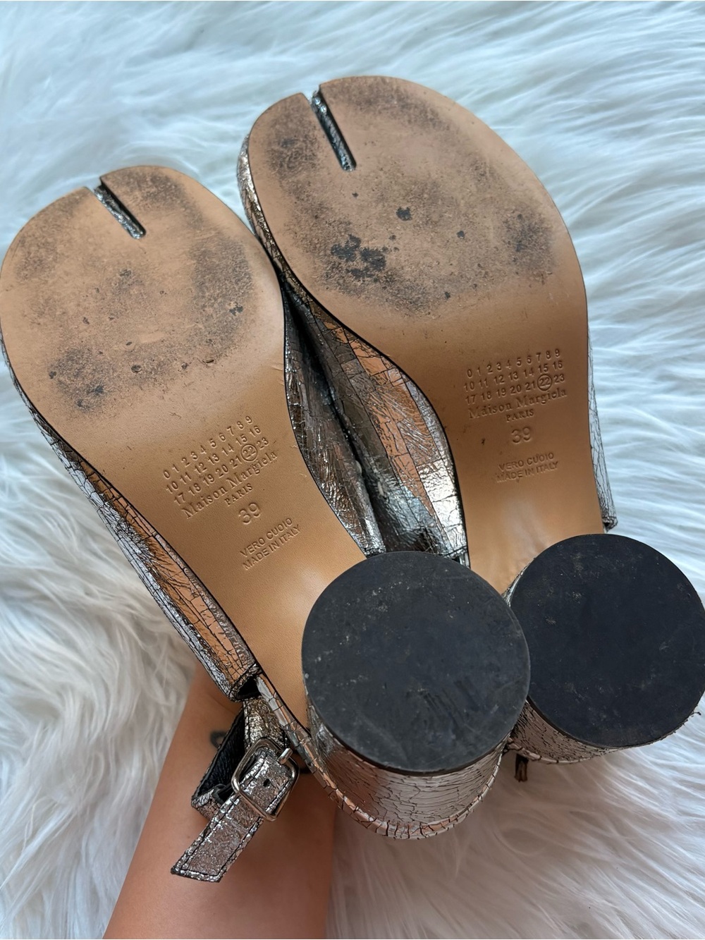 Maison Margiela silver metallic Tabis - Picture 4 of 4